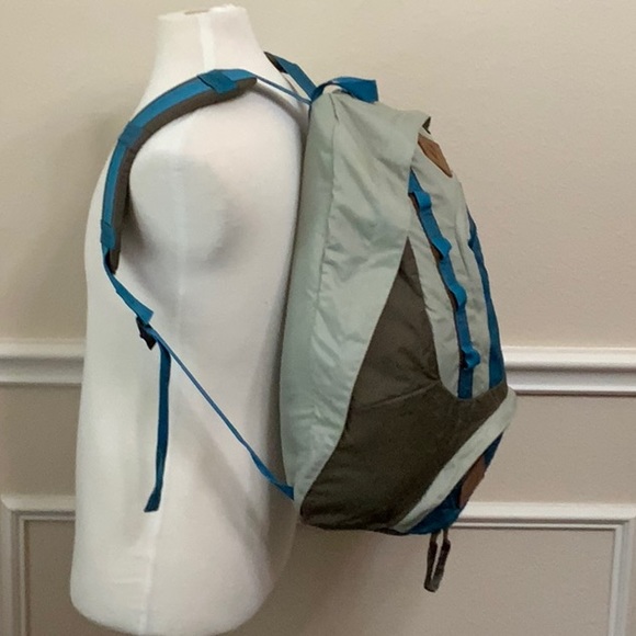 Jansport POWDERHORN backpack-Lt French Grey/Cilantro Grn - Picture 2 of 16